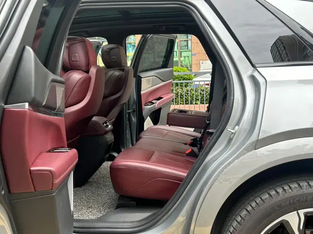 Cadillac XT5 — Фото автомобиля 30