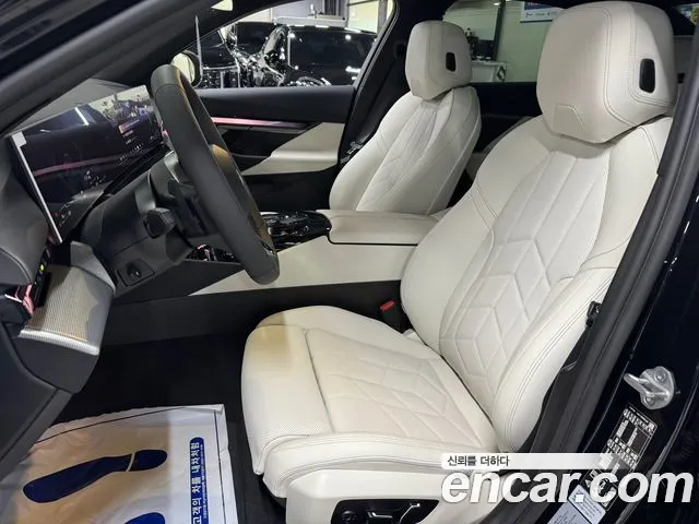 BMW 5-Series 5 серия (G60) 523d xDrive M Sport — Фото автомобиля 8