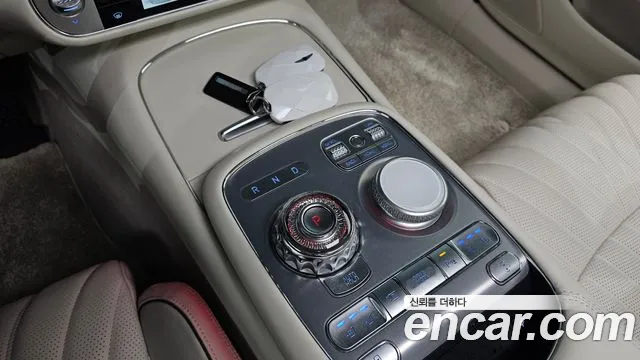 Genesis G90 Бензин 3.5 турбо AWD — Фото автомобиля 9