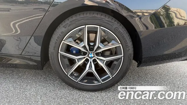 BMW 5 Series G60 — Фото автомобиля 5