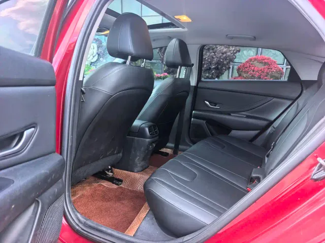 Hyundai Elantra — Фото автомобиля 6