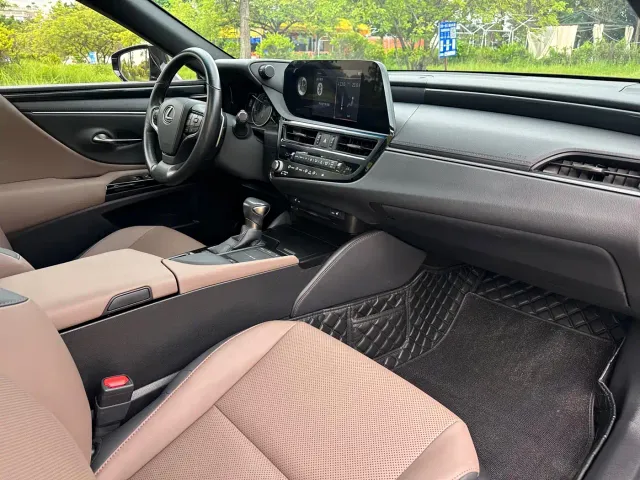 Lexus ES — Фото автомобиля 9