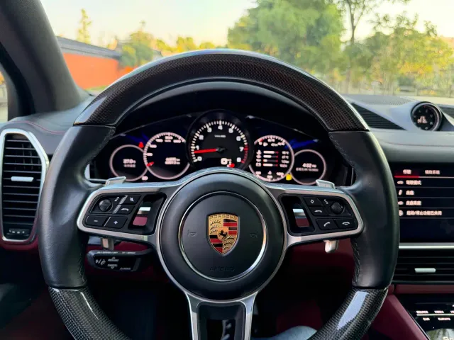 Porsche Cayenne — Фото автомобиля 20