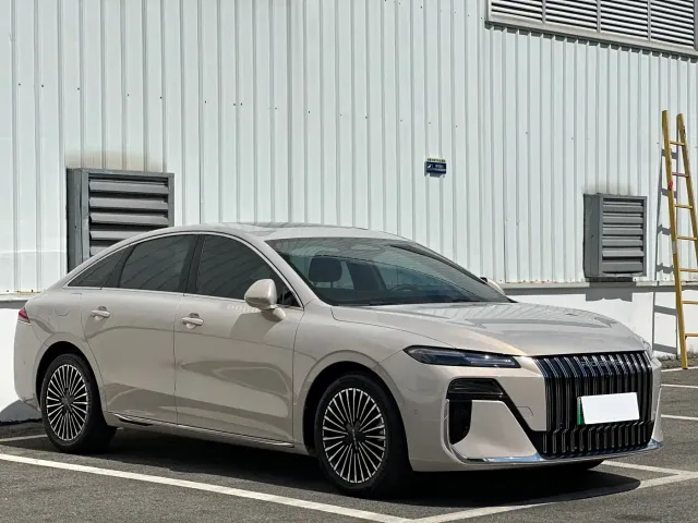 Roewe M7 DMH — Фото автомобиля 3