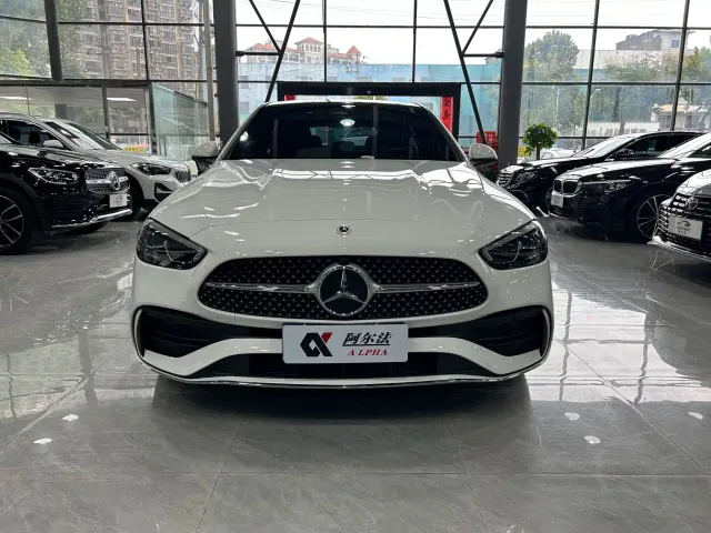 Mercedes-Benz C-Class — Фото автомобиля 2