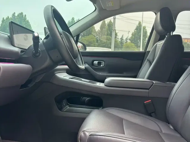 Leapmotor C10 — Фото автомобиля 4