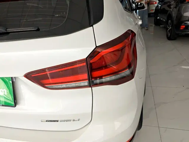 BMW X1 — Фото автомобиля 7