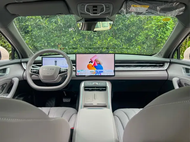 Roewe M7 DMH — Фото автомобиля 13