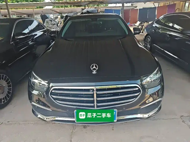 Mercedes-Benz E-Class — Фото автомобиля 2