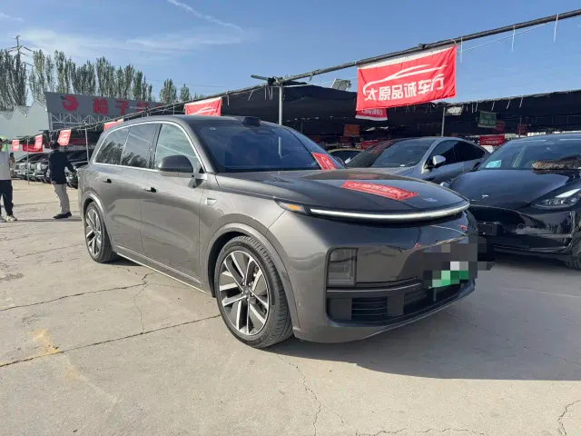 Li Auto L9 — Фото автомобиля 3