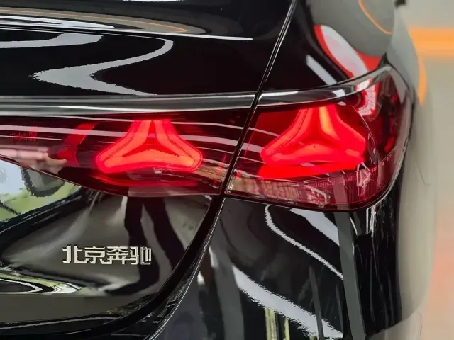 Mercedes-Benz E-Class — Фото автомобиля 17
