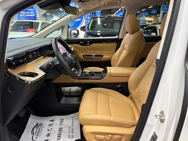 GAC Trumpchi E8 — Фото автомобиля 5
