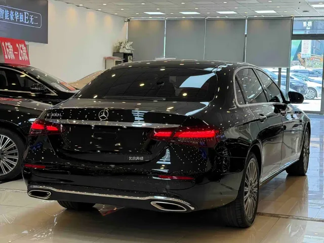 Mercedes-Benz E-Class — Фото автомобиля 16