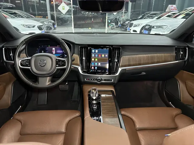 Volvo S90 — Фото автомобиля 8