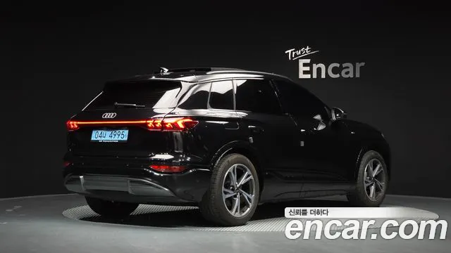 Audi Q6 e-tron — Фото автомобиля 2