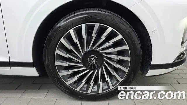 Hyundai Grandeur GN7 — Фото автомобиля 6