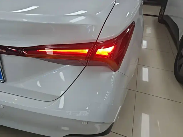 Toyota Avalon — Фото автомобиля 7