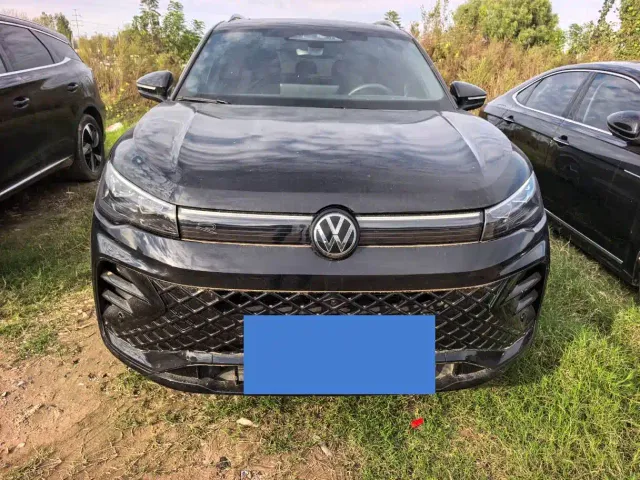 Volkswagen Tiguan L — Фото автомобиля 2