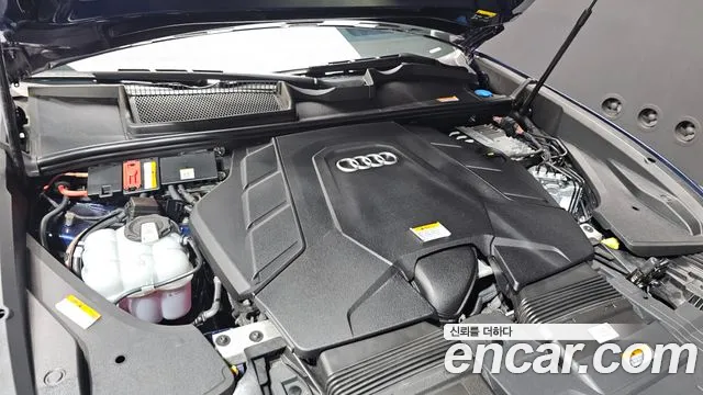 Audi Q8 55 TFSI quattro Premium — Фото автомобиля 6