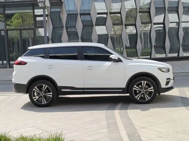 Geely Boyue — Фото автомобиля 4