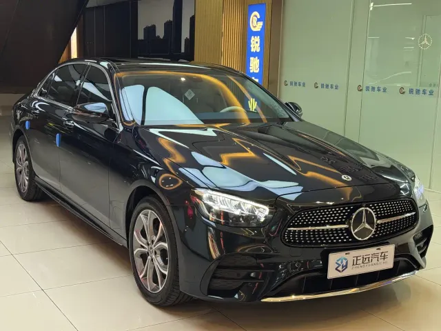 Mercedes-Benz E-Class — Фото автомобиля 3