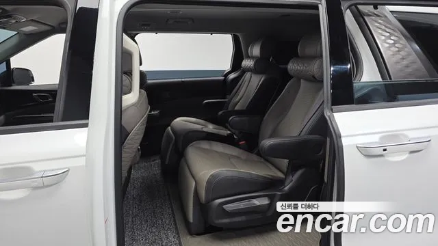 Kia Carnival — Фото автомобиля 17