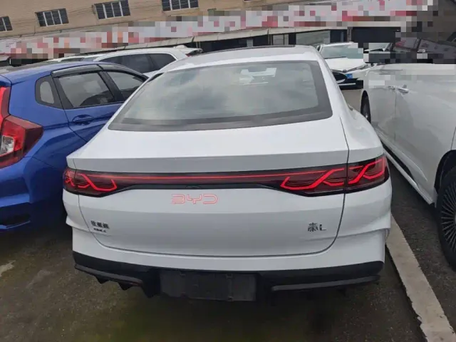 BYD Qin L — Фото автомобиля 5