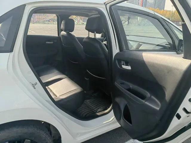 Honda Fit — Фото автомобиля 15