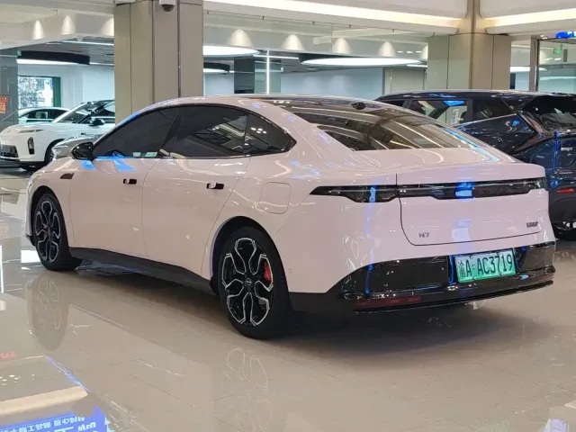 Nissan N7 — Фото автомобиля 5