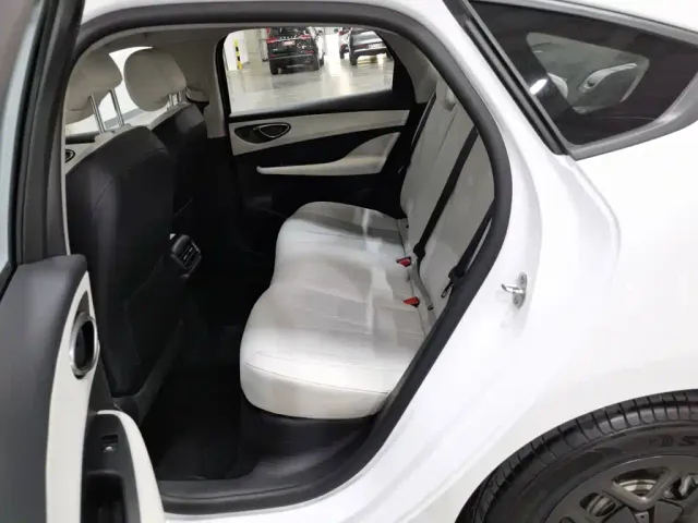 BYD Seal 05 DM-i — Фото автомобиля 15