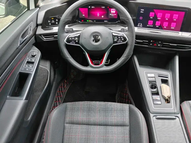 Volkswagen Golf GTI — Фото автомобиля 9