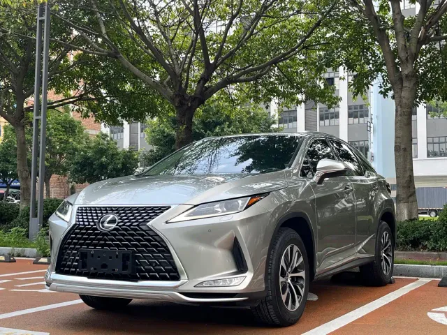 Фотография автомобиля — Lexus RX