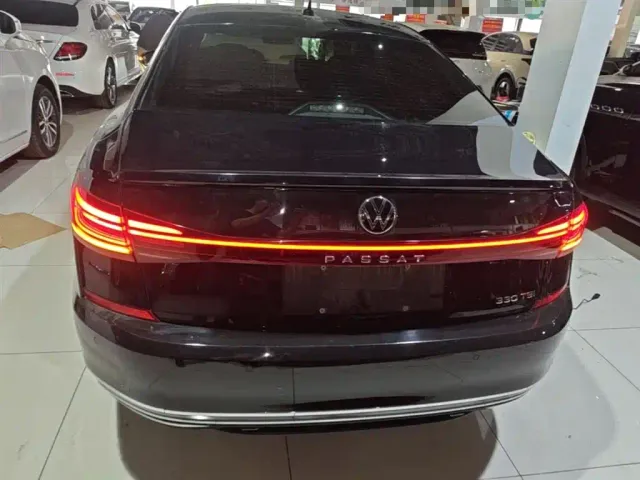 Volkswagen Passat — Фото автомобиля 5
