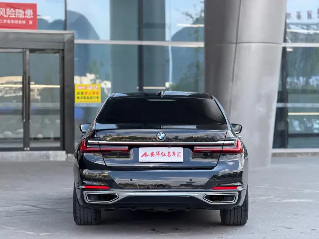 BMW 7 Series — Фото автомобиля 4