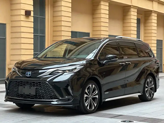 Фотография автомобиля — Toyota Granvia