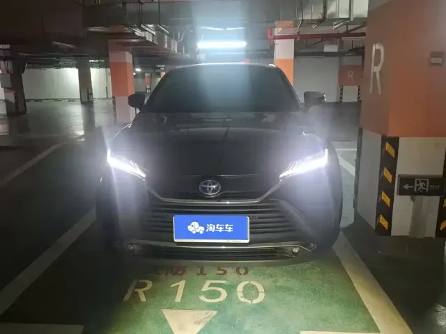 Toyota Lingfang HARRIER 2023 Hybrid 2.5L CVT 2WD Luxury Edition — Фото автомобиля 2