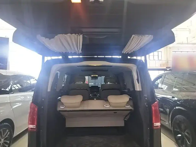Mercedes-Benz V-Class — Фото автомобиля 18
