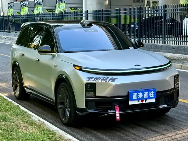Li Auto L9 — Фото автомобиля 3