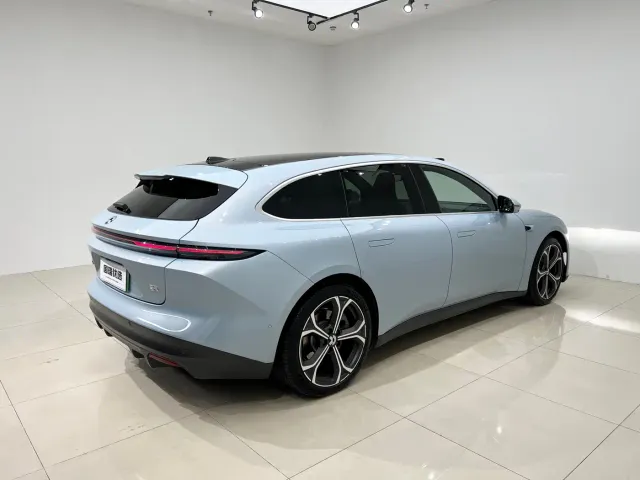 Nio ET5 Touring — Фото автомобиля 6