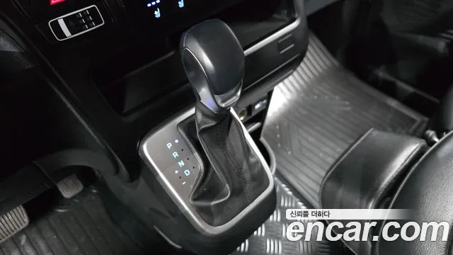 Hyundai Staria Staria 4WD Tourer 9 мест — Фото автомобиля 9