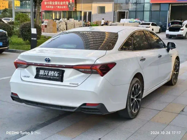 Toyota Avalon — Фото автомобиля 9