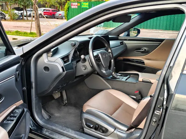 Lexus ES — Фото автомобиля 6