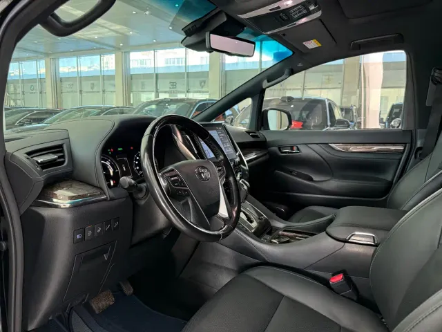Toyota Alphard — Фото автомобиля 6