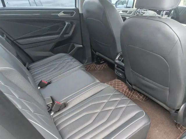 Volkswagen Tiguan L — Фото автомобиля 7