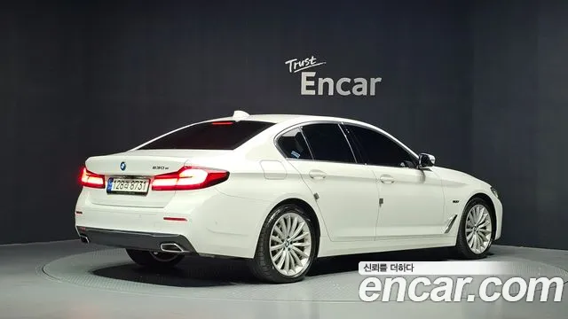 BMW 5-Series — Фото автомобиля 2
