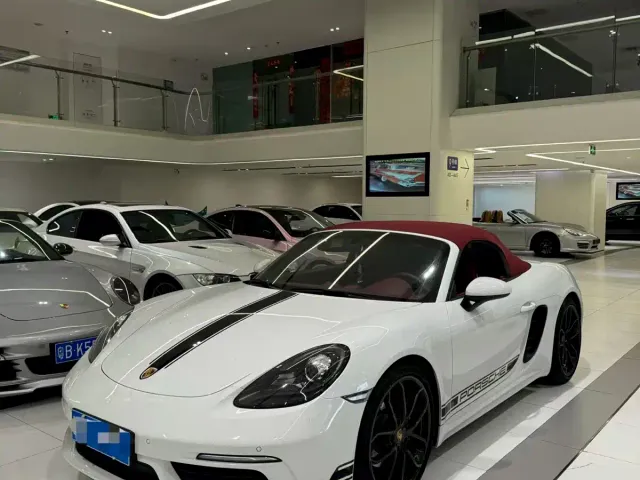 Фотография автомобиля — Porsche 718
