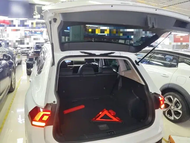 Volkswagen Tiguan L — Фото автомобиля 18