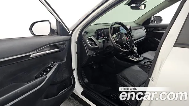 Kia Seltos Новый Seltos Бензин 2.0 2WD — Фото автомобиля 10