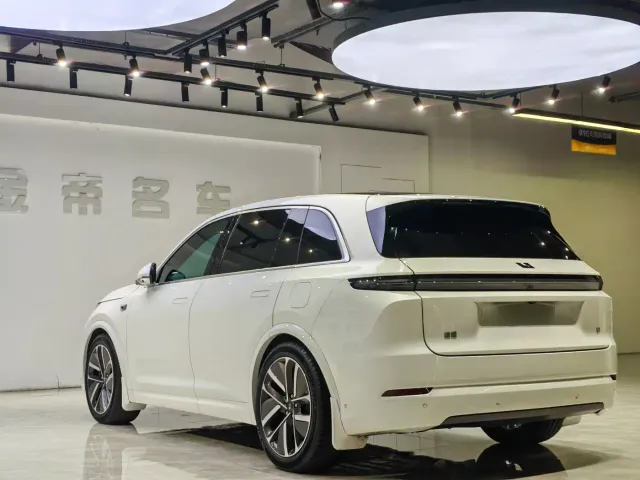 Li Auto L7 — Фото автомобиля 14