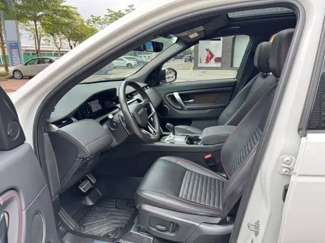 Land Rover Discovery Sport — Фото автомобиля 4